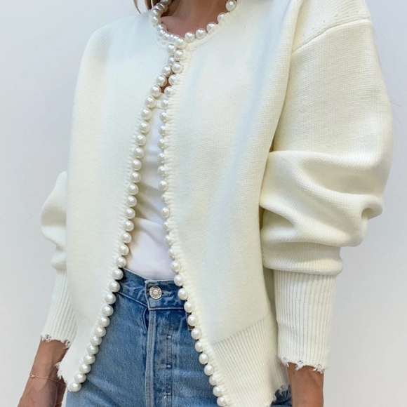 Commense Sweaters - Commense Pearl-Embellished White Cardigan s. M